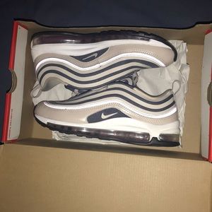 Used air max 97 still in good use size 7
